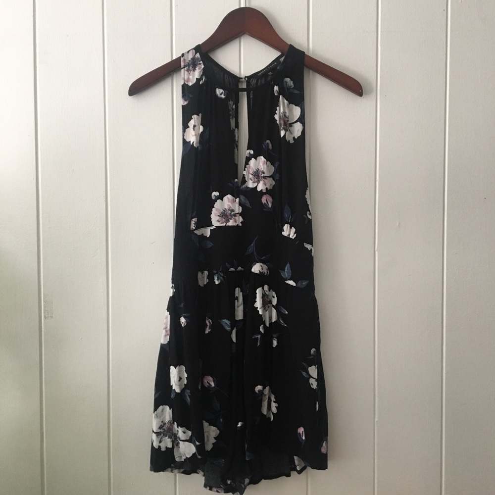 Kendall & Kylie Black Floral Open Back Romper - Picture 4 of 8